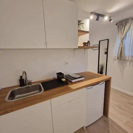 Blue Wave Apartment *