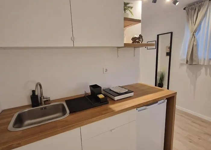 Blue Wave Apartment *