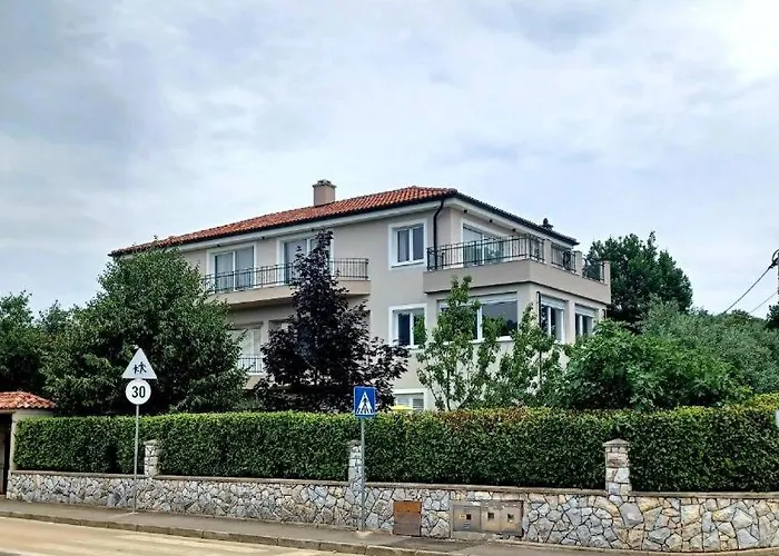 Blue Wave Apartment *